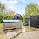 4 Star Holiday Home In Ebeltoft بيت للعطل إيبلتوفت